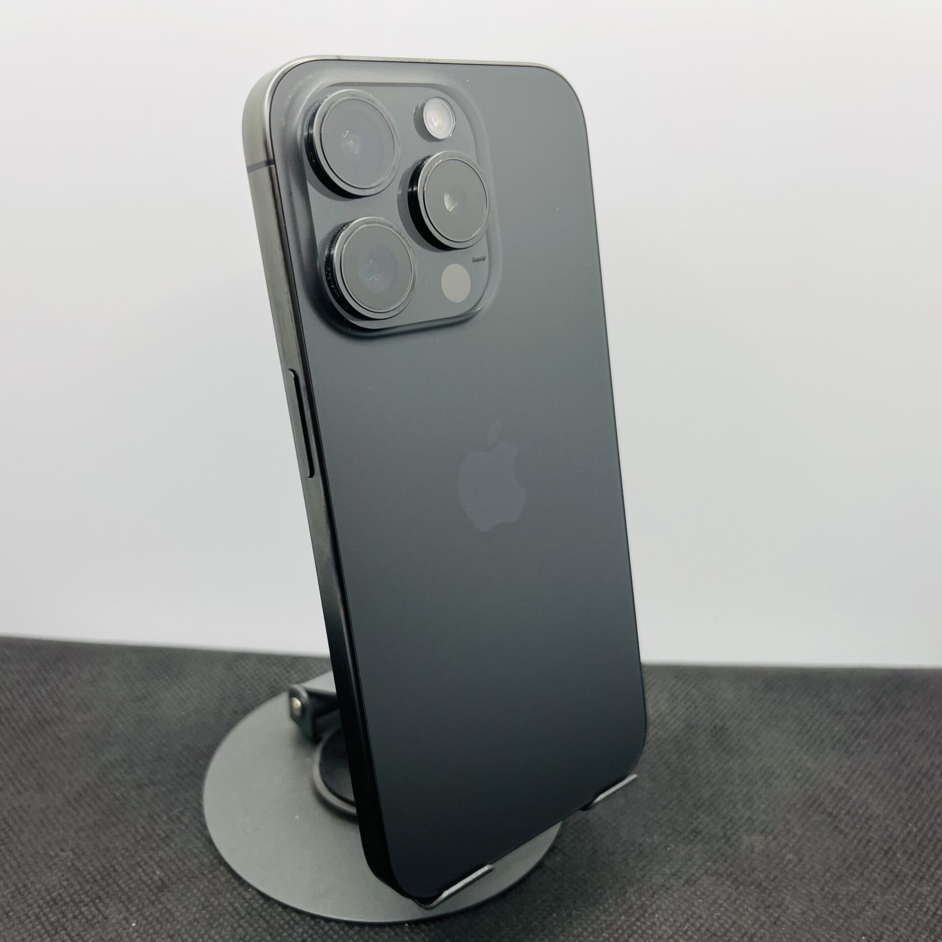 Apple iPhone 15 Pro 512GB Black Titanium (Grade B) - Image 7