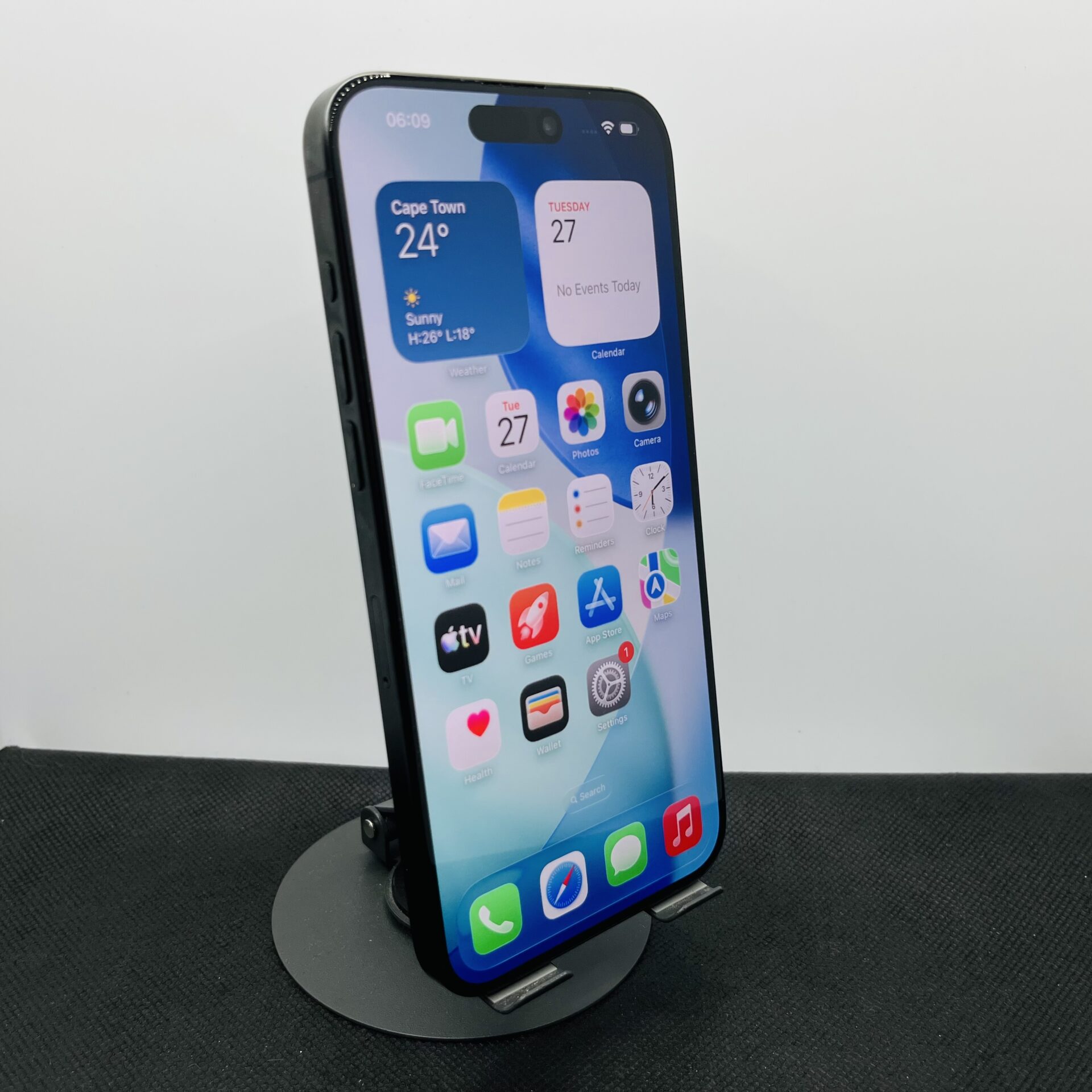 Apple iPhone 15 Pro Max 512GB Black Titanium – (Grade B) - Image 2