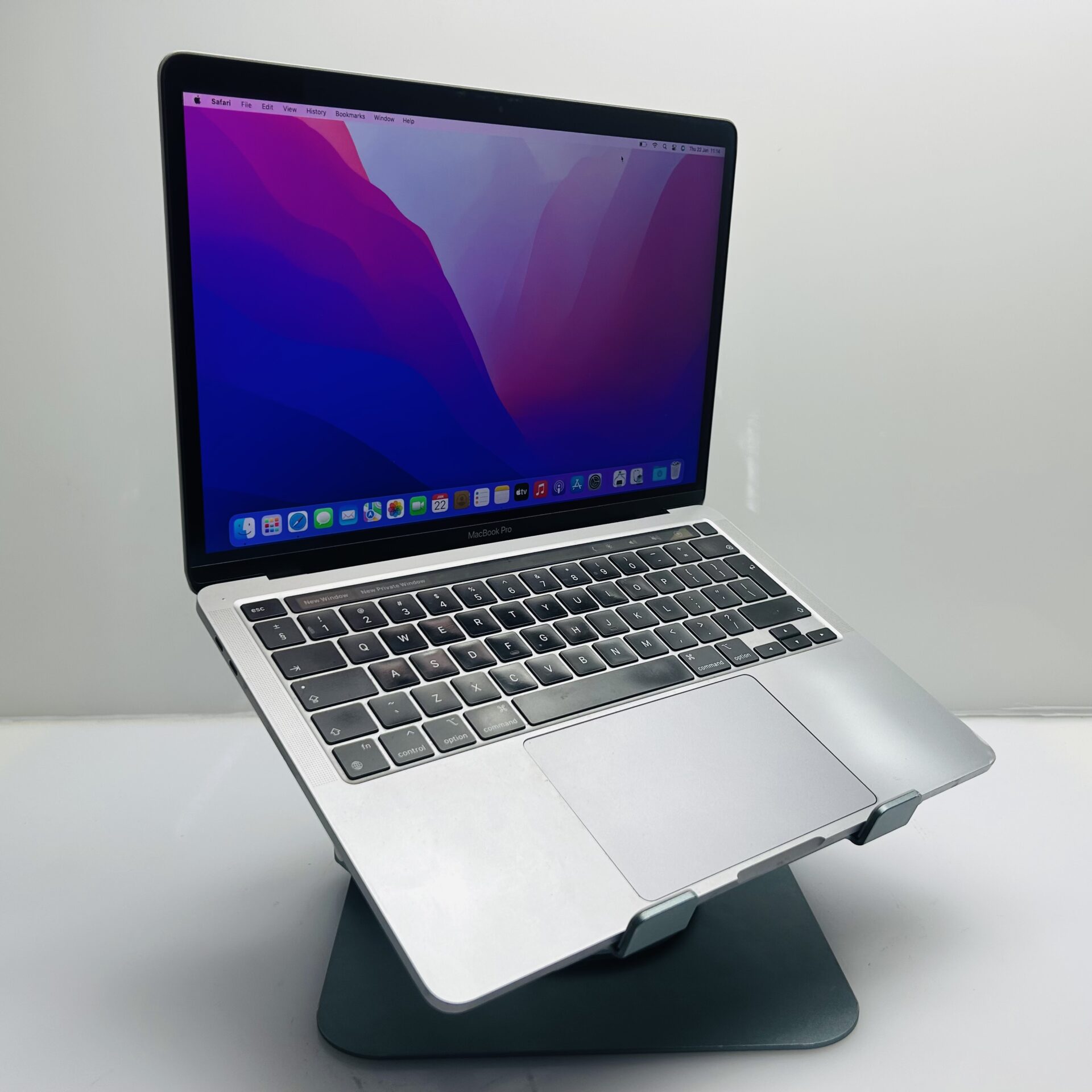 Apple MacBook Pro “M1” 13-inch 8 CPU/8 GPU 8GB RAM 512GB SSD Space Gray – (Grade B) - Image 2