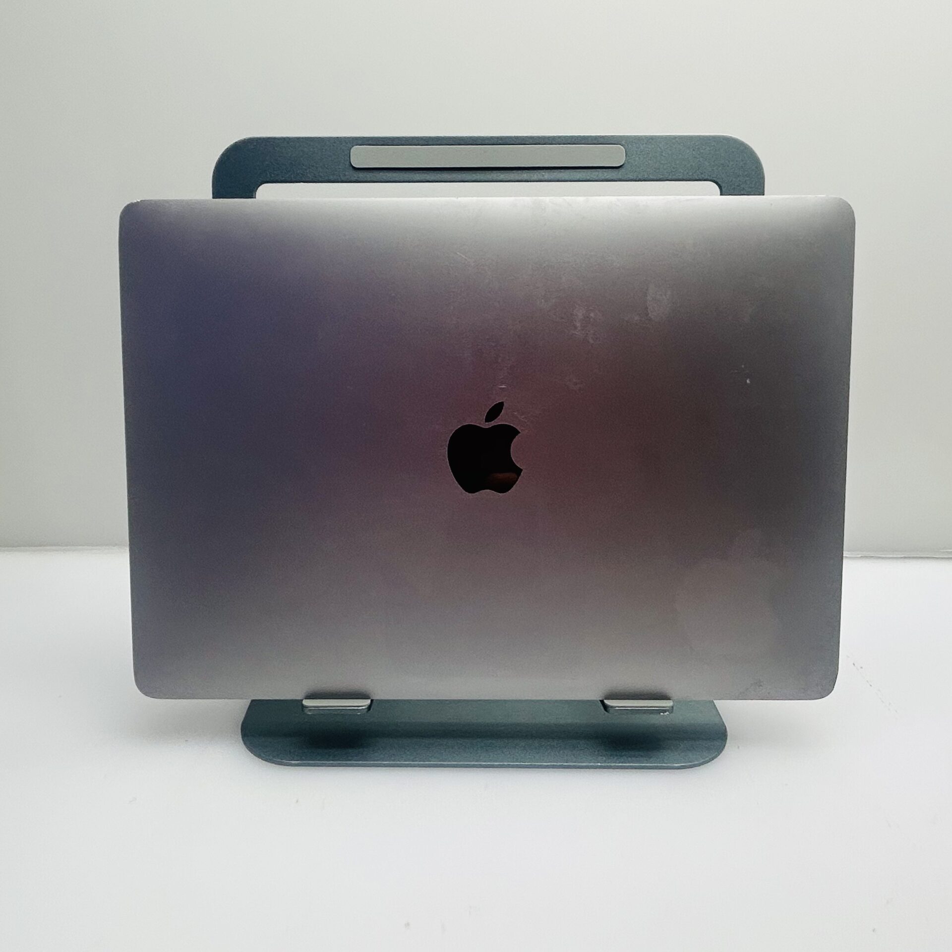 Apple MacBook Pro “M1” 13-inch 8 CPU/8 GPU 8GB RAM 512GB SSD Space Gray – (Grade B) - Image 9