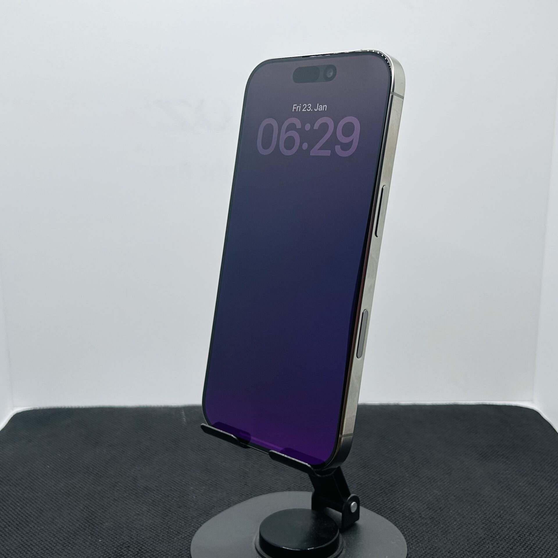 Apple iPhone 16 Pro 256GB Natural Titanium - (Grade A) - Image 4