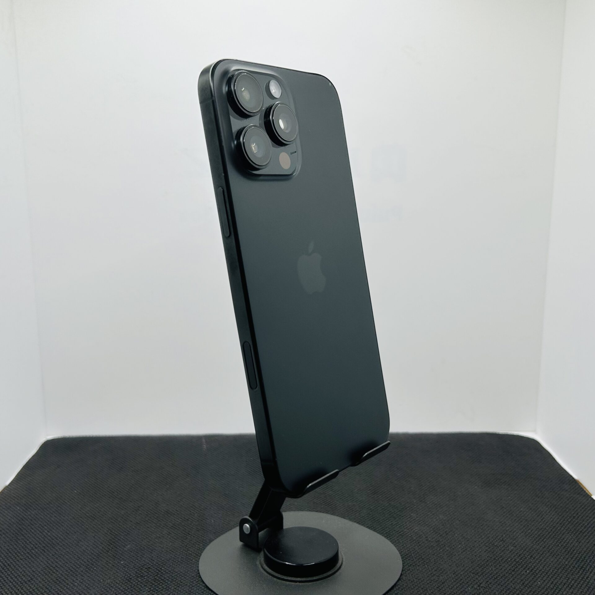 Apple iPhone 16 Pro Max 256GB Black Titanium - (Grade B) - Image 9