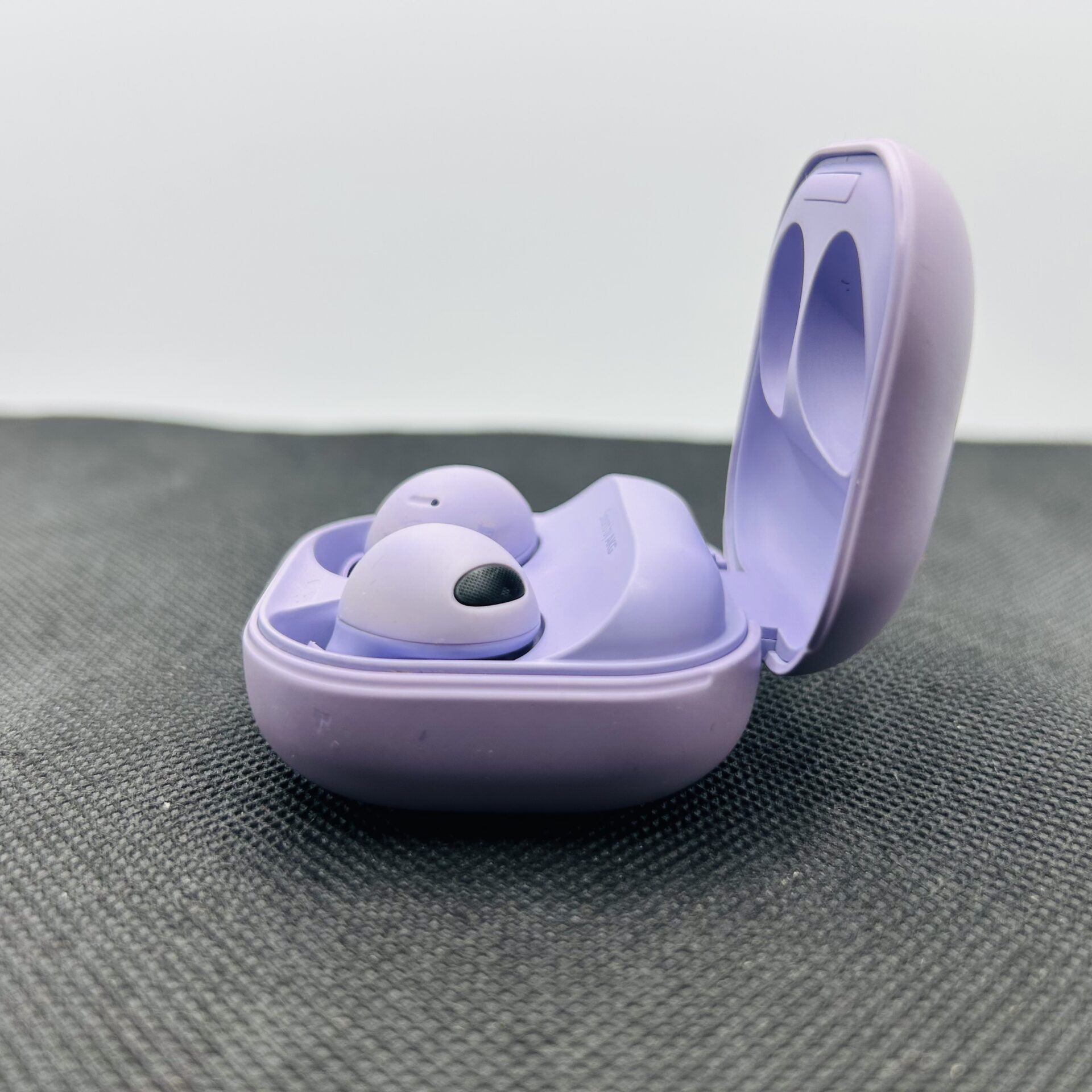 Samsung Galaxy Buds 2 Pro Bora Purple – (Grade B) - Image 4