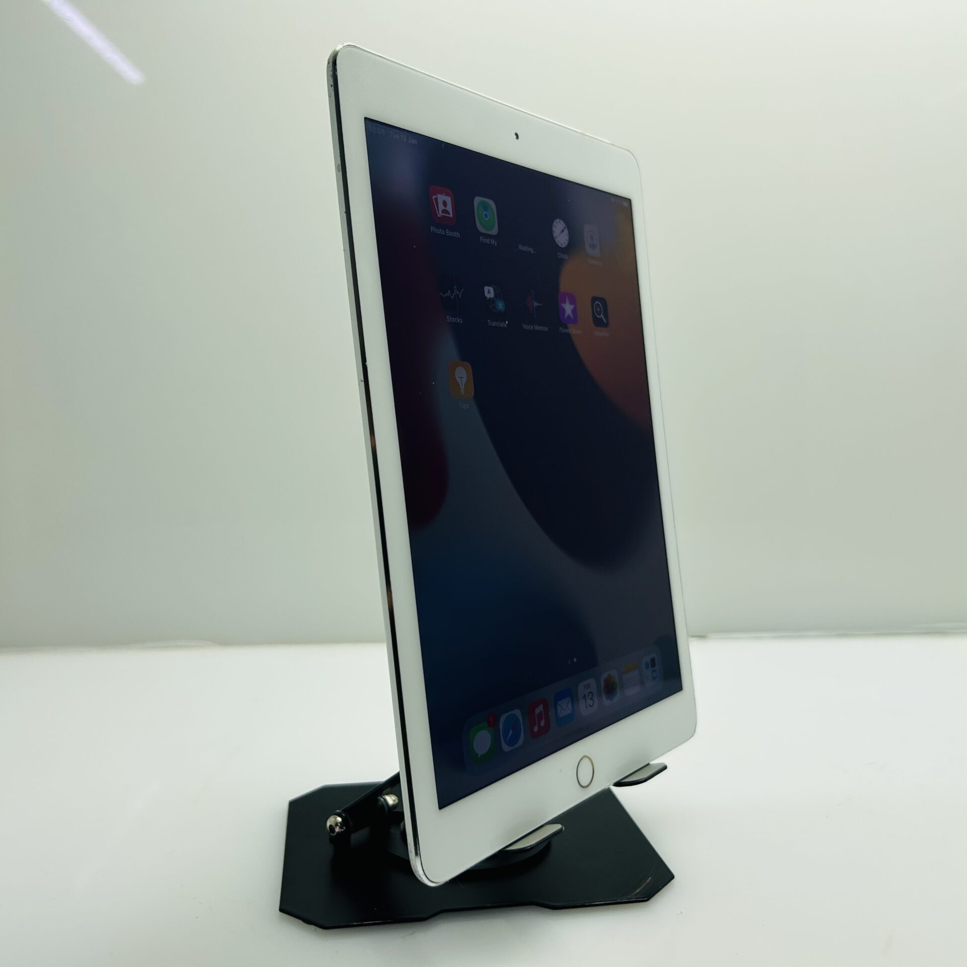 Apple iPad Air 2 128GB (WiFi/Cellular) Silver (Grade B) – Dim Backlight And No Touch ID - Image 3