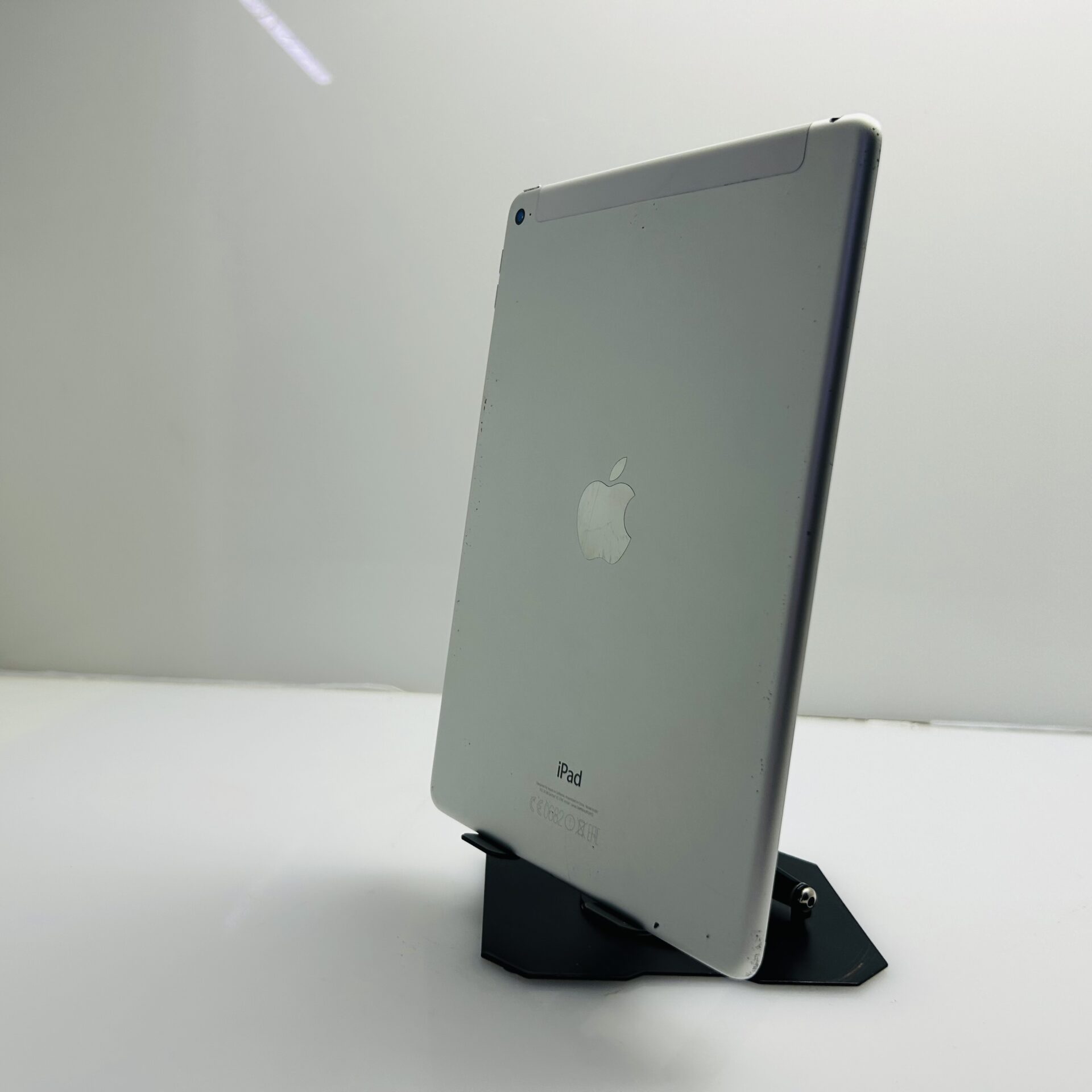 Apple iPad Air 2 128GB (WiFi/Cellular) Silver (Grade B) – Dim Backlight And No Touch ID - Image 5