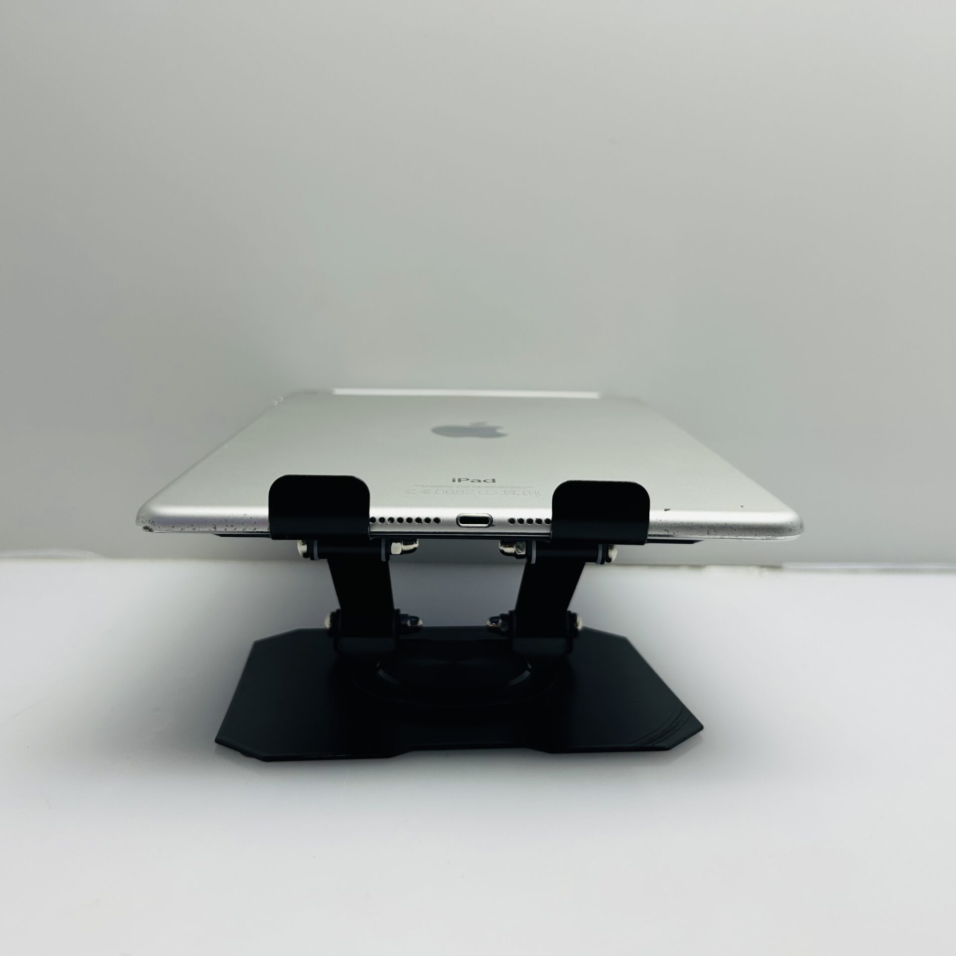 Apple iPad Air 2 128GB (WiFi/Cellular) Silver (Grade B) – Dim Backlight And No Touch ID - Image 9