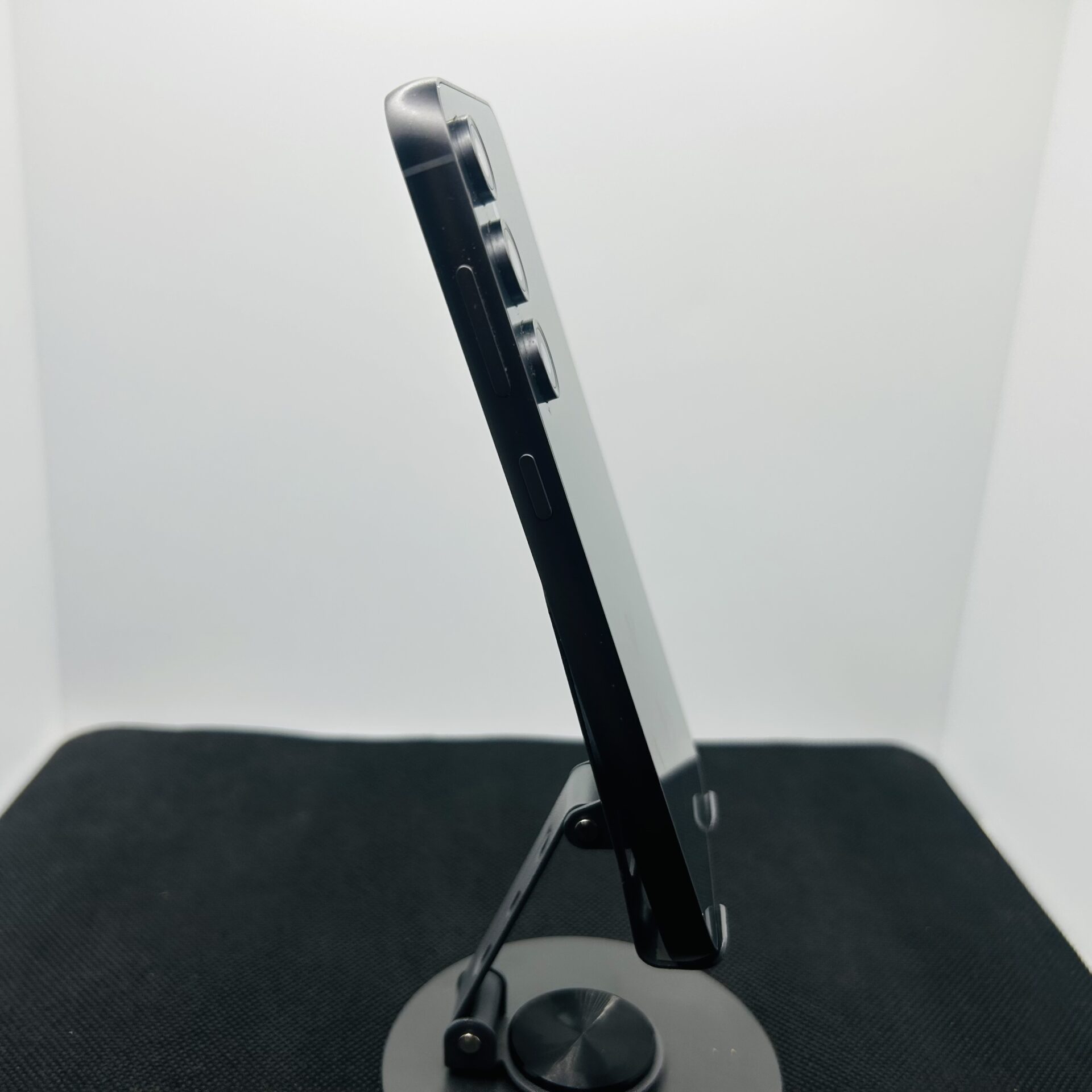 Samsung Galaxy S23 FE 256GB Graphite - (Grade B) - Image 8