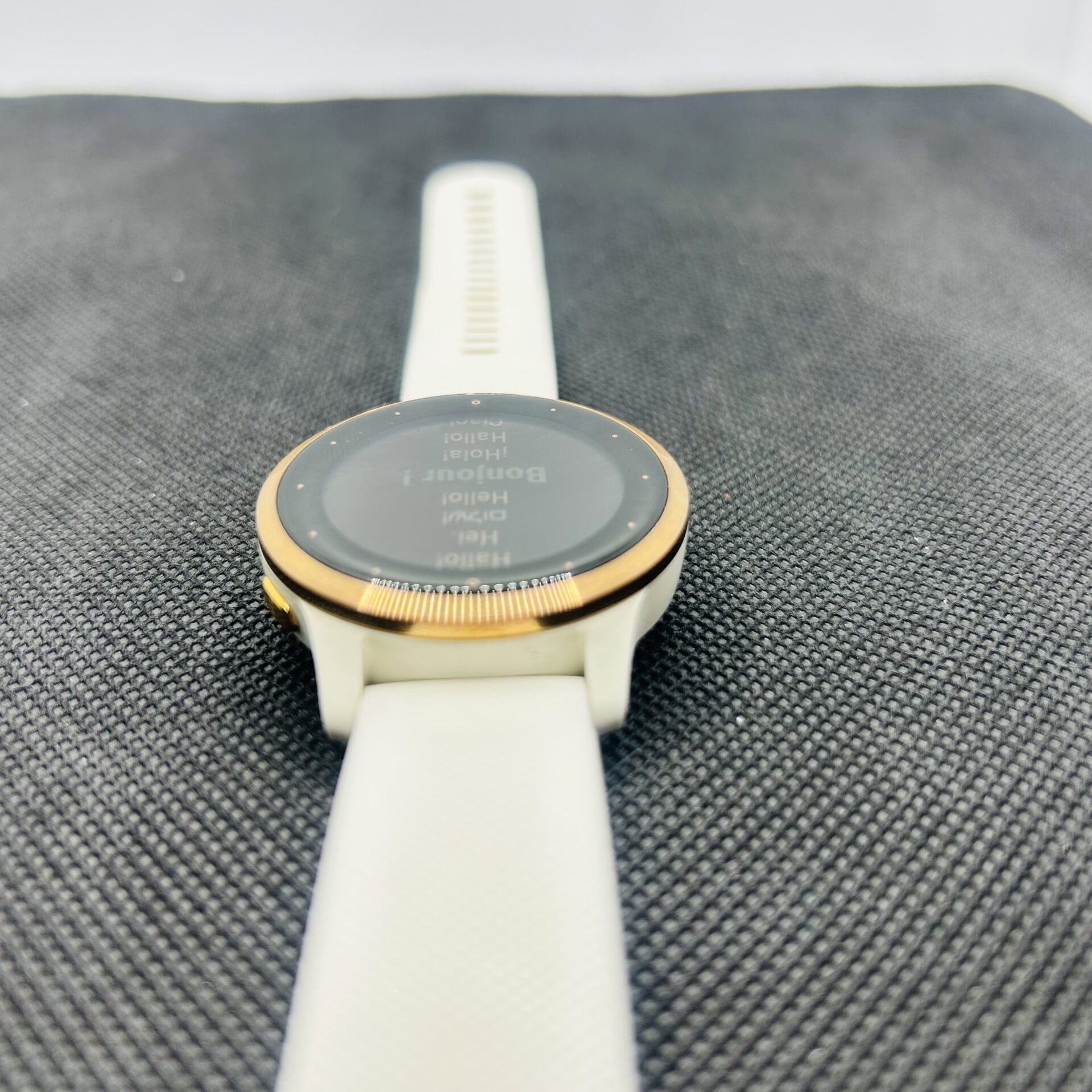 Garmin Vivoactive 4s White/Rose Gold – (Grade B) - Image 4