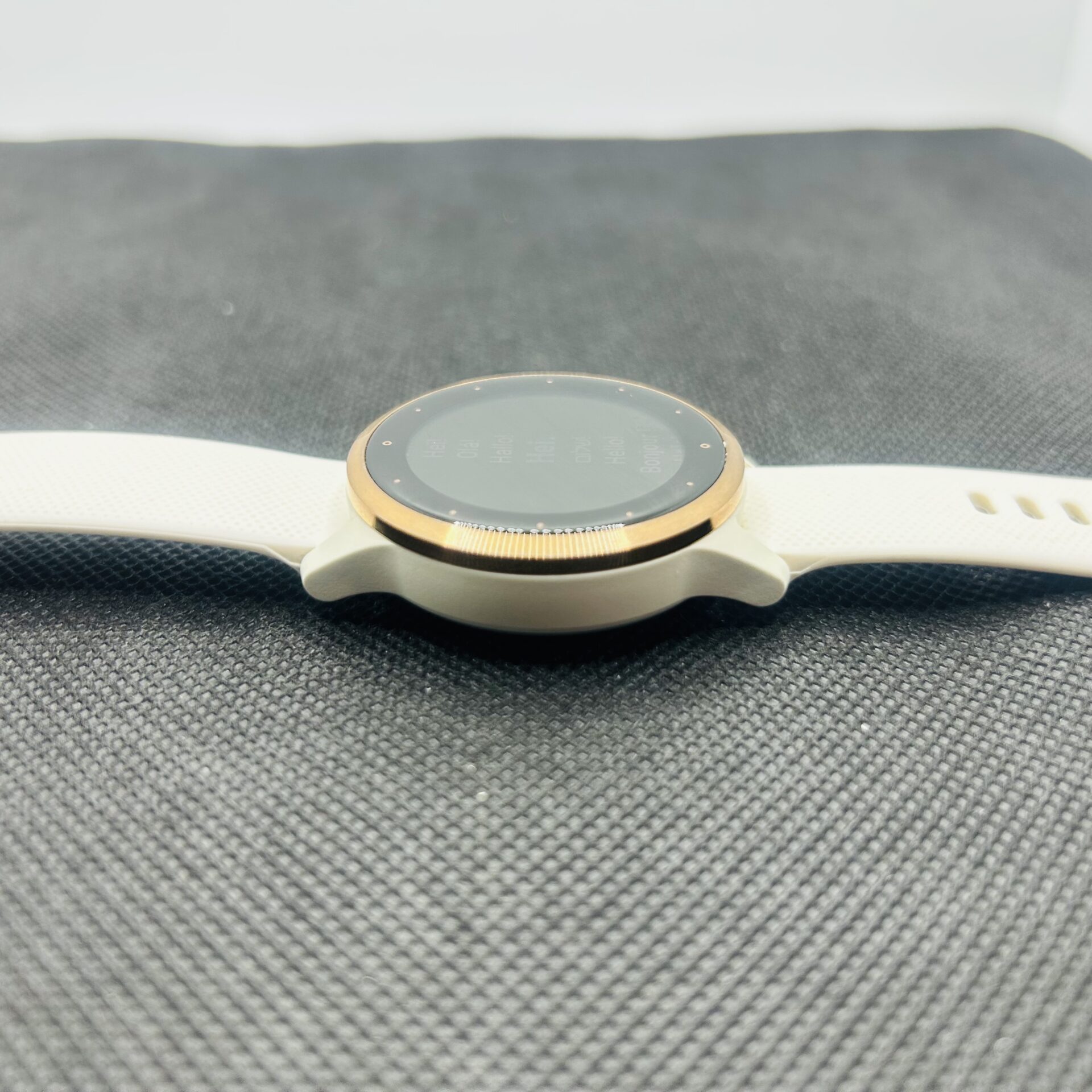 Garmin Vivoactive 4s White/Rose Gold – (Grade B) - Image 3