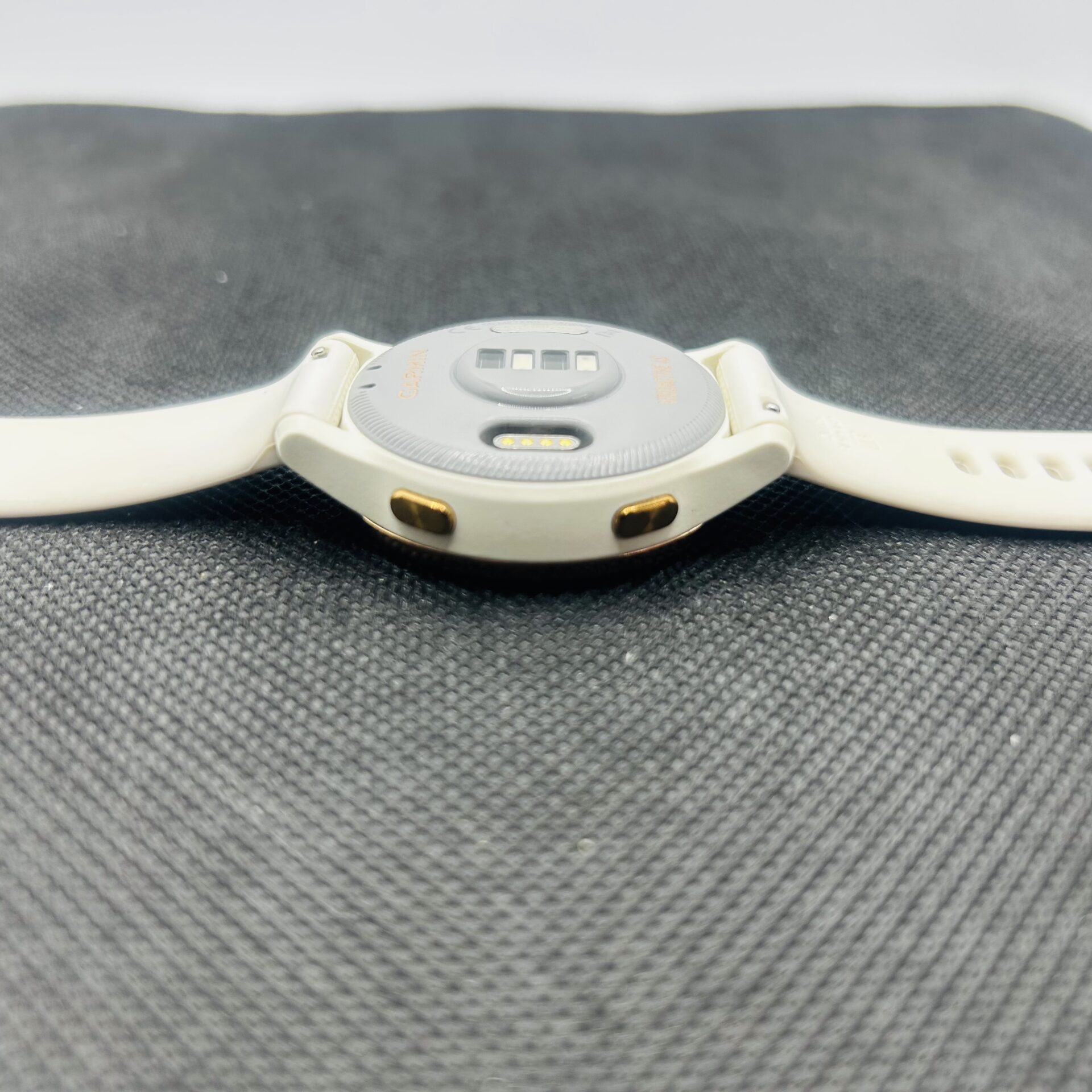 Garmin Vivoactive 4s White/Rose Gold – (Grade B) - Image 9