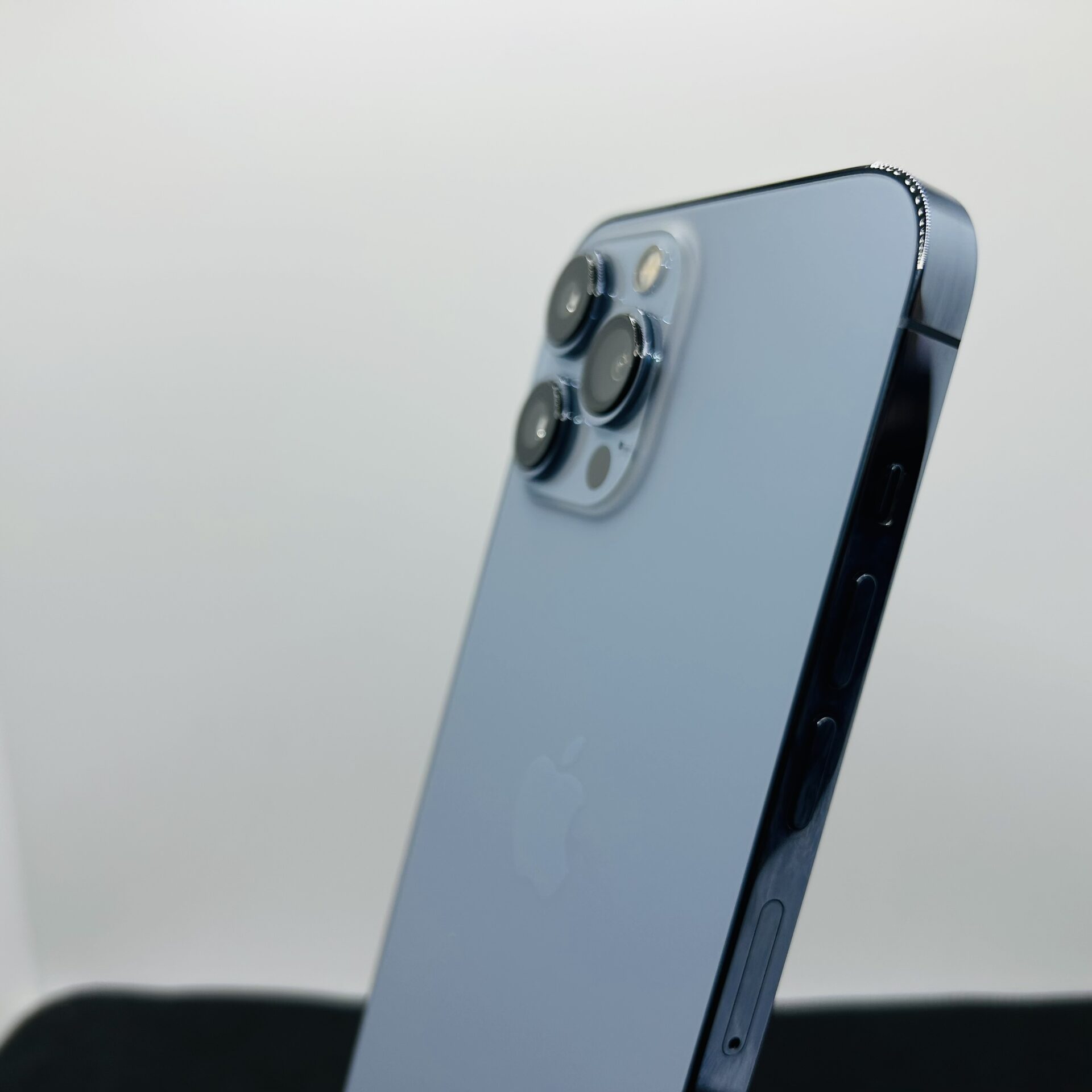 Apple iPhone 13 Pro Max 256GB Sierra Blue – (Grade B) - Image 8