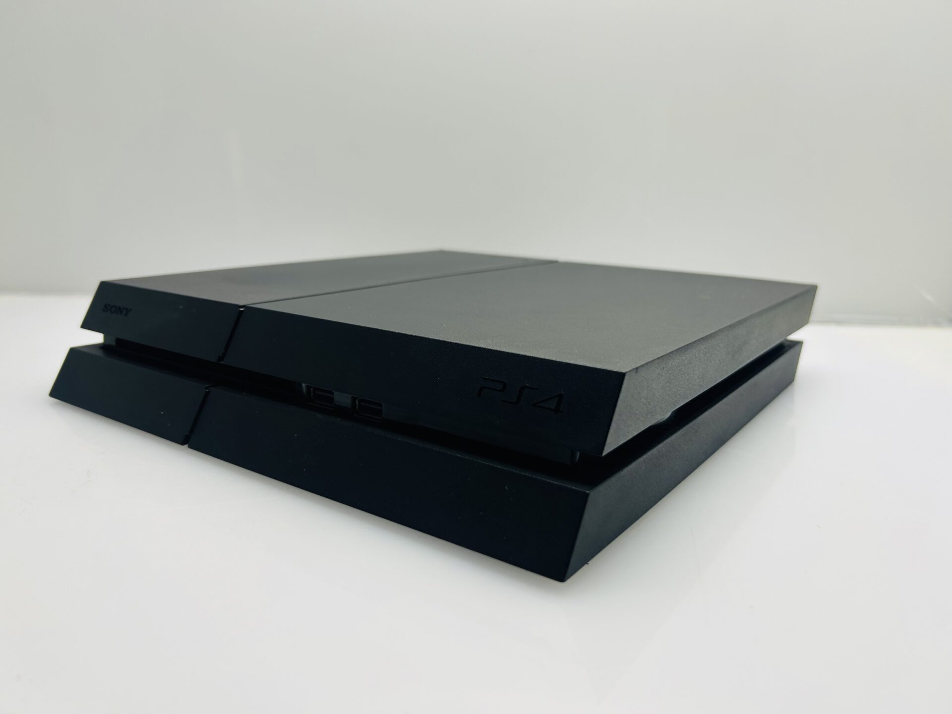 PlayStation 4 Original Black 500GB + 1 Controller + HDMI Cable + Power Cable + 1 Games + 1 Twin Charging Dock (Grade B) - Image 7