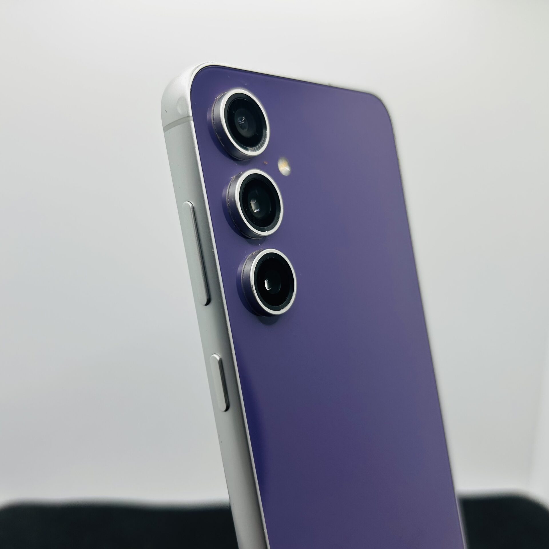 Samsung Galaxy S23 FE 256GB Purple – (Grade B) - Image 9