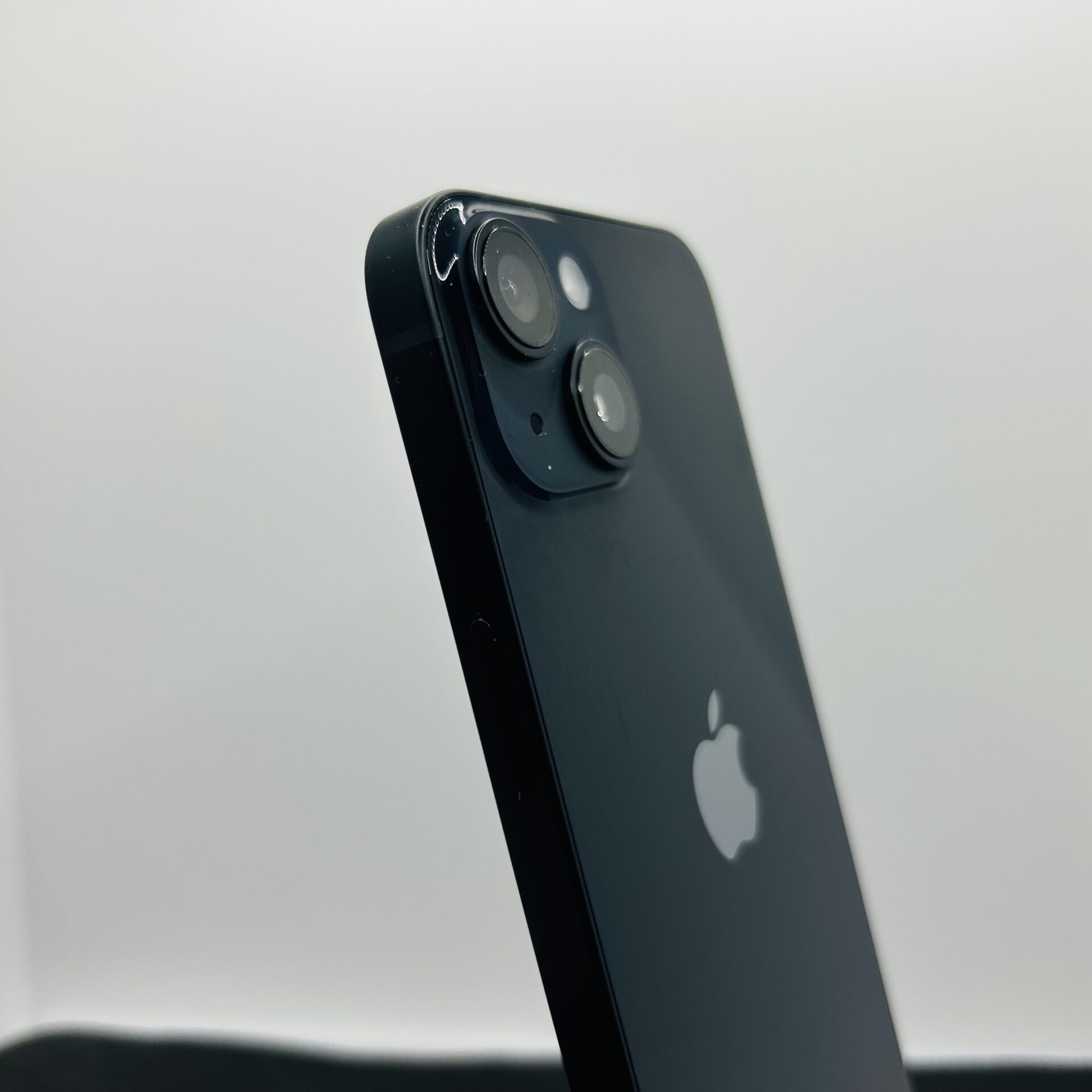 Apple iPhone 14 128GB Midnight – (Grade B ) - Image 9