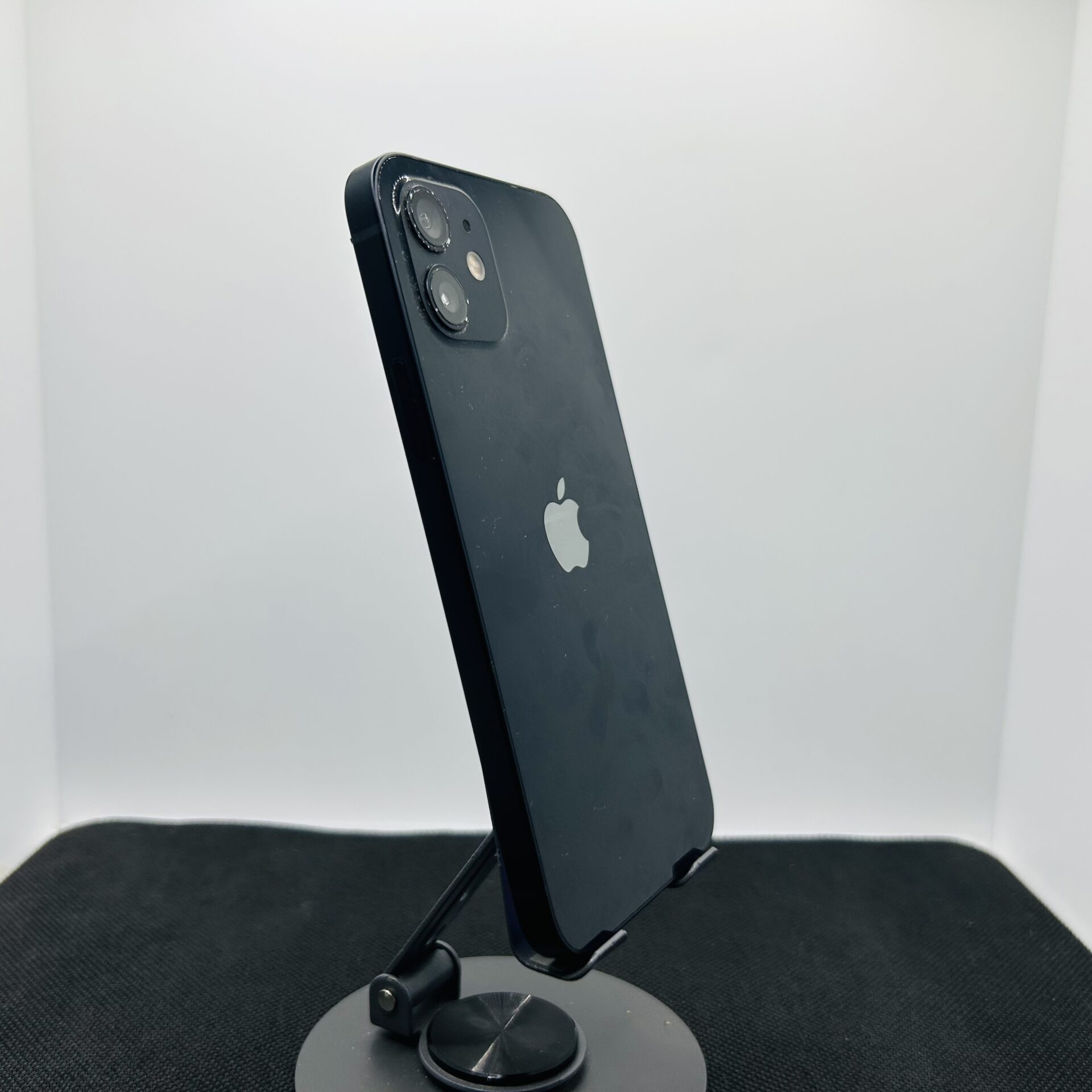 Apple iPhone 12 64GB Black – (Grade B) - Image 5