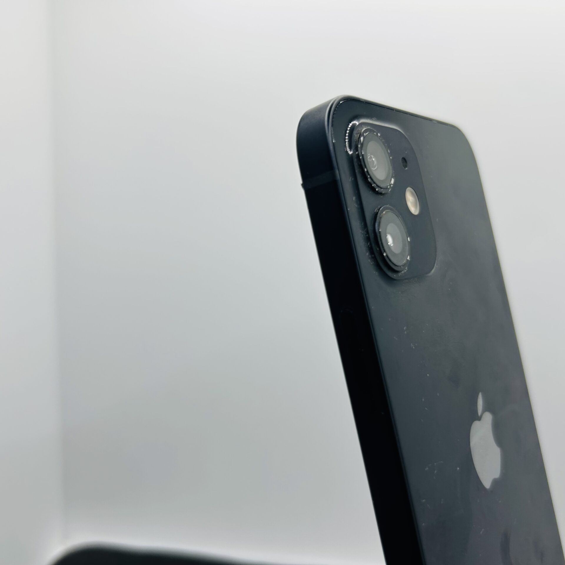 Apple iPhone 12 64GB Black – (Grade B) - Image 6