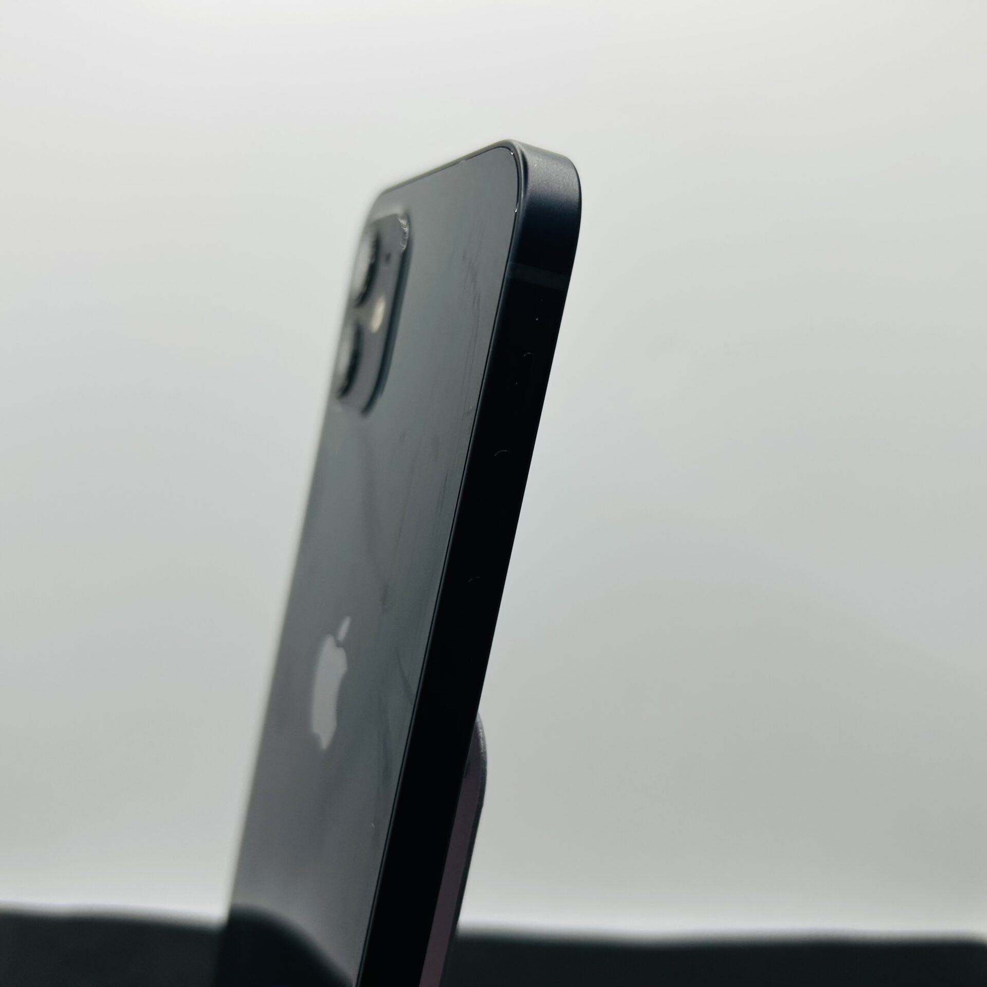 Apple iPhone 12 64GB Black – (Grade B) - Image 9