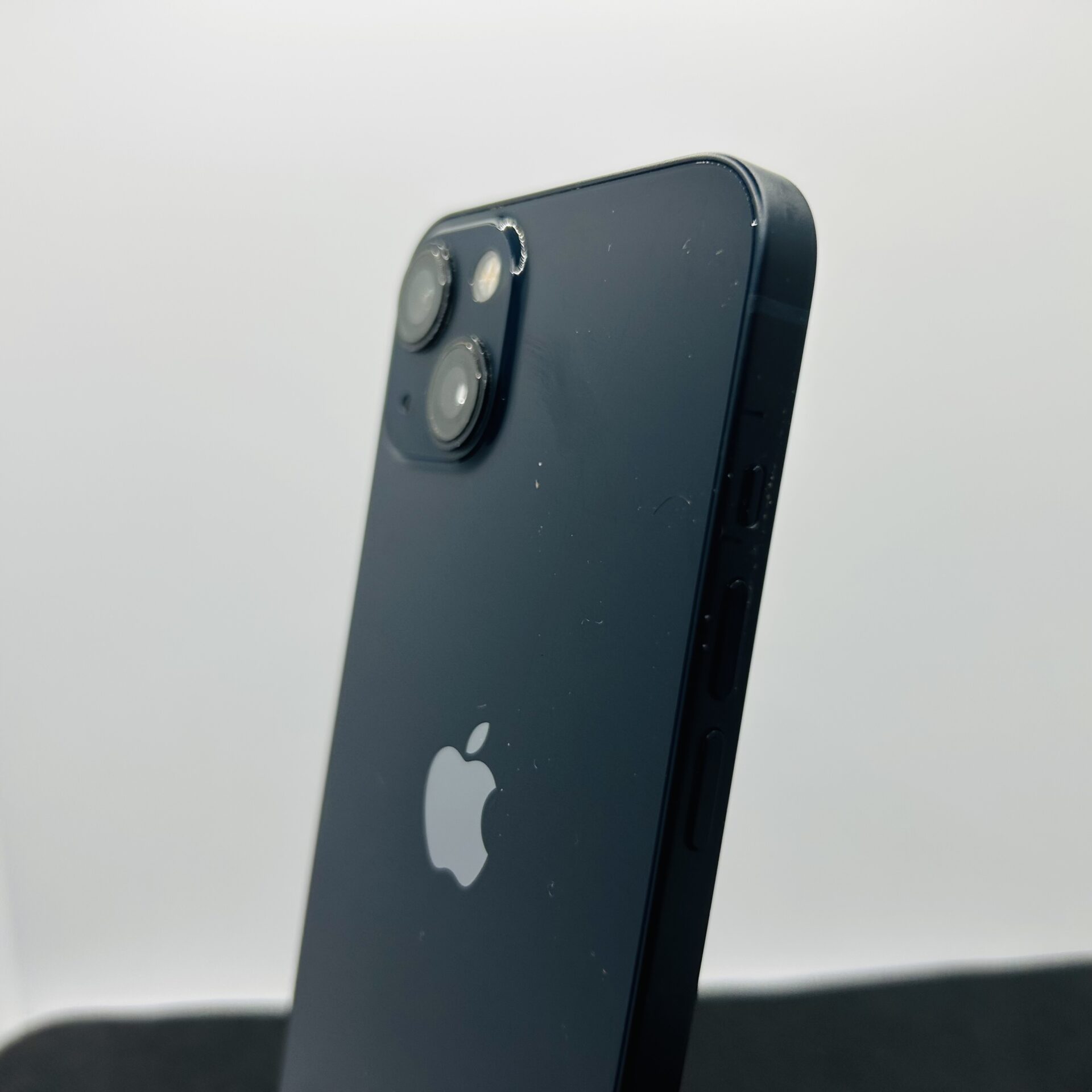 Apple iPhone 13 256GB Midnight – (Grade B) - Image 8