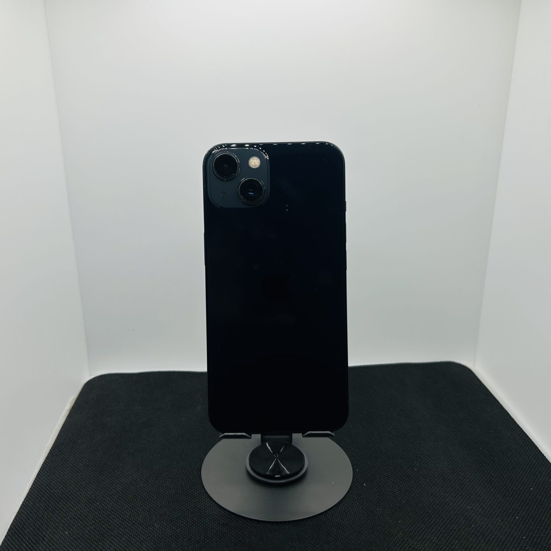 Apple iPhone 13 256GB Midnight – (Grade B) - Image 6