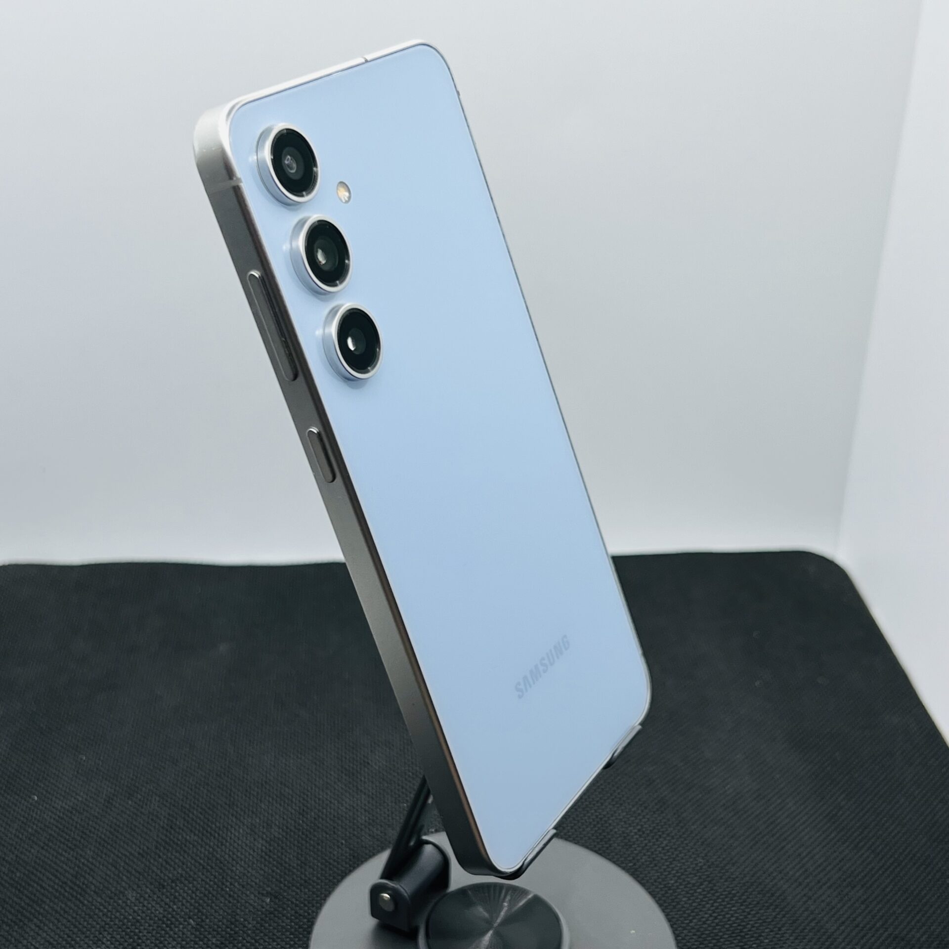 Samsung Galaxy S24 FE 256GB Blue – (Grade B) - Image 9