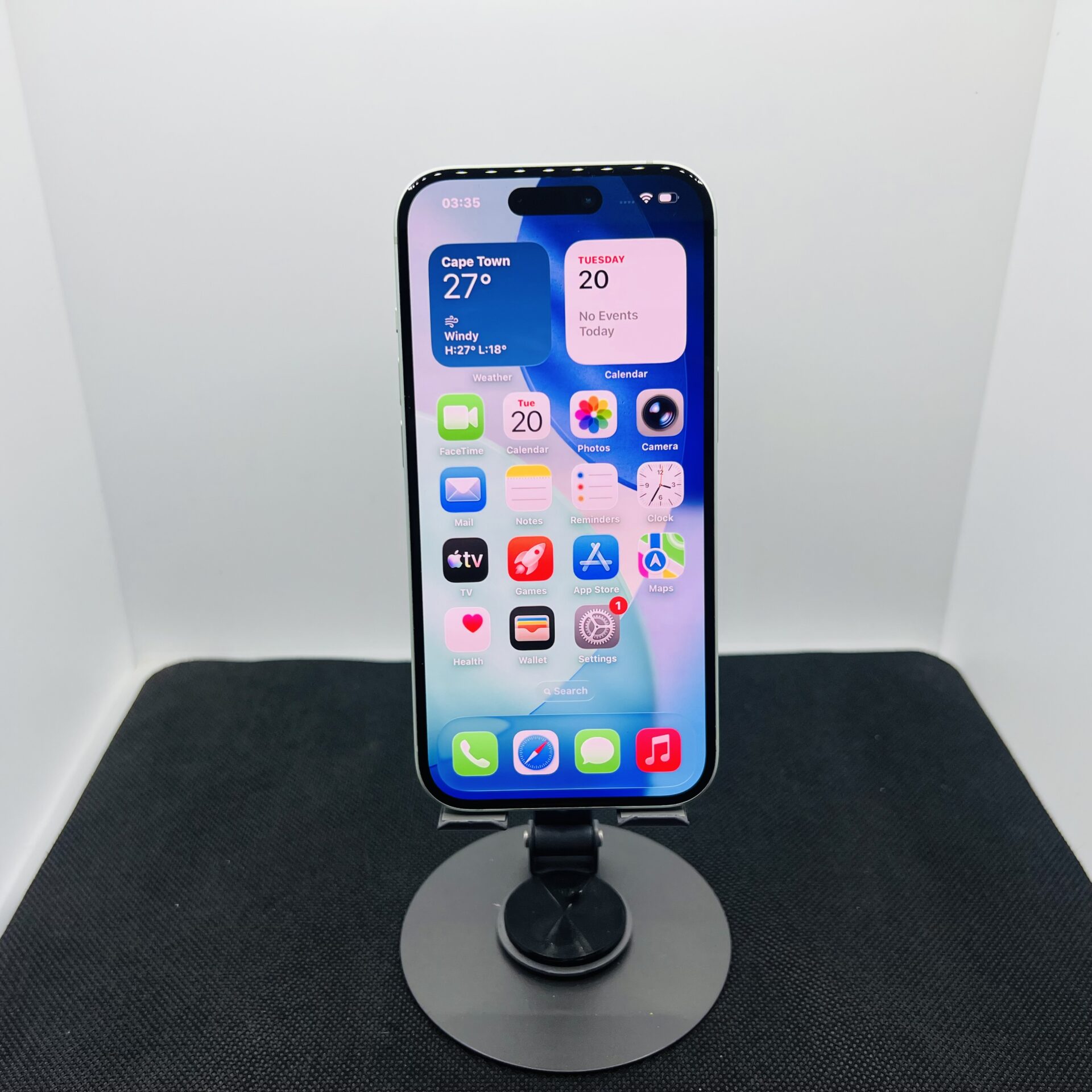 Apple iPhone 15 256GB Green – (Grade B) - Image 3