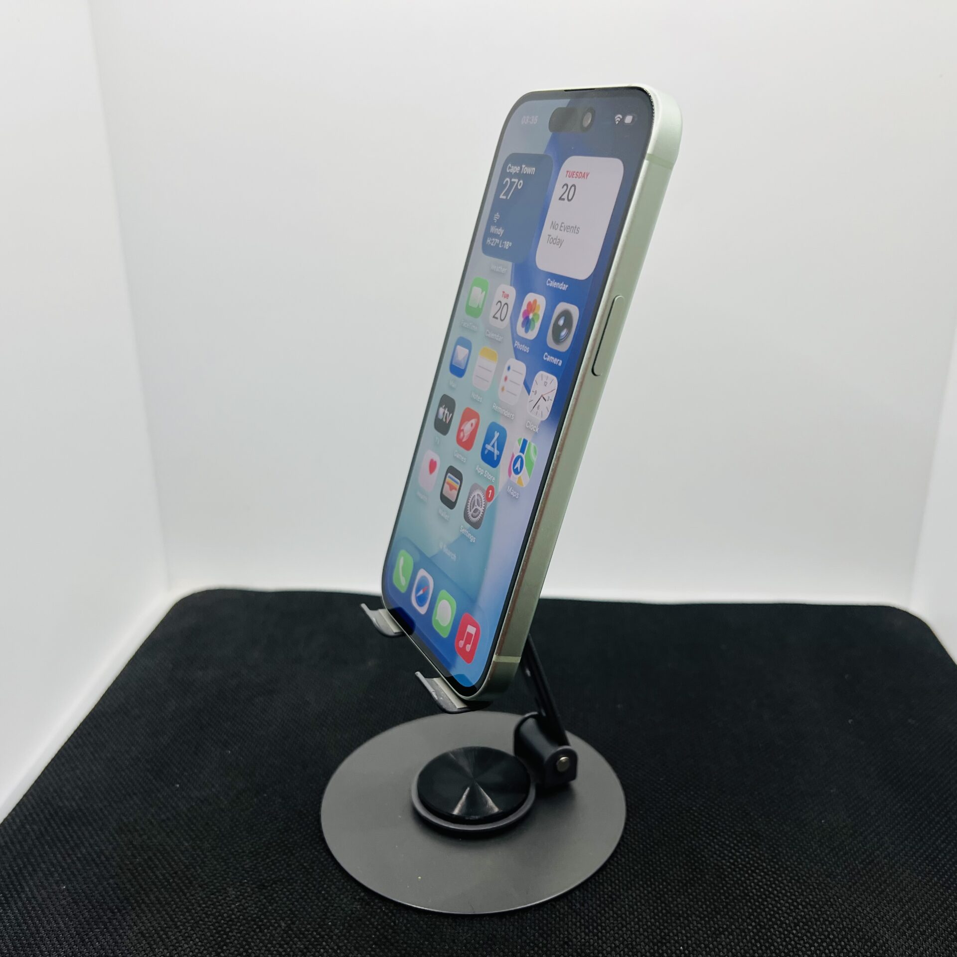 Apple iPhone 15 256GB Green – (Grade B) - Image 4