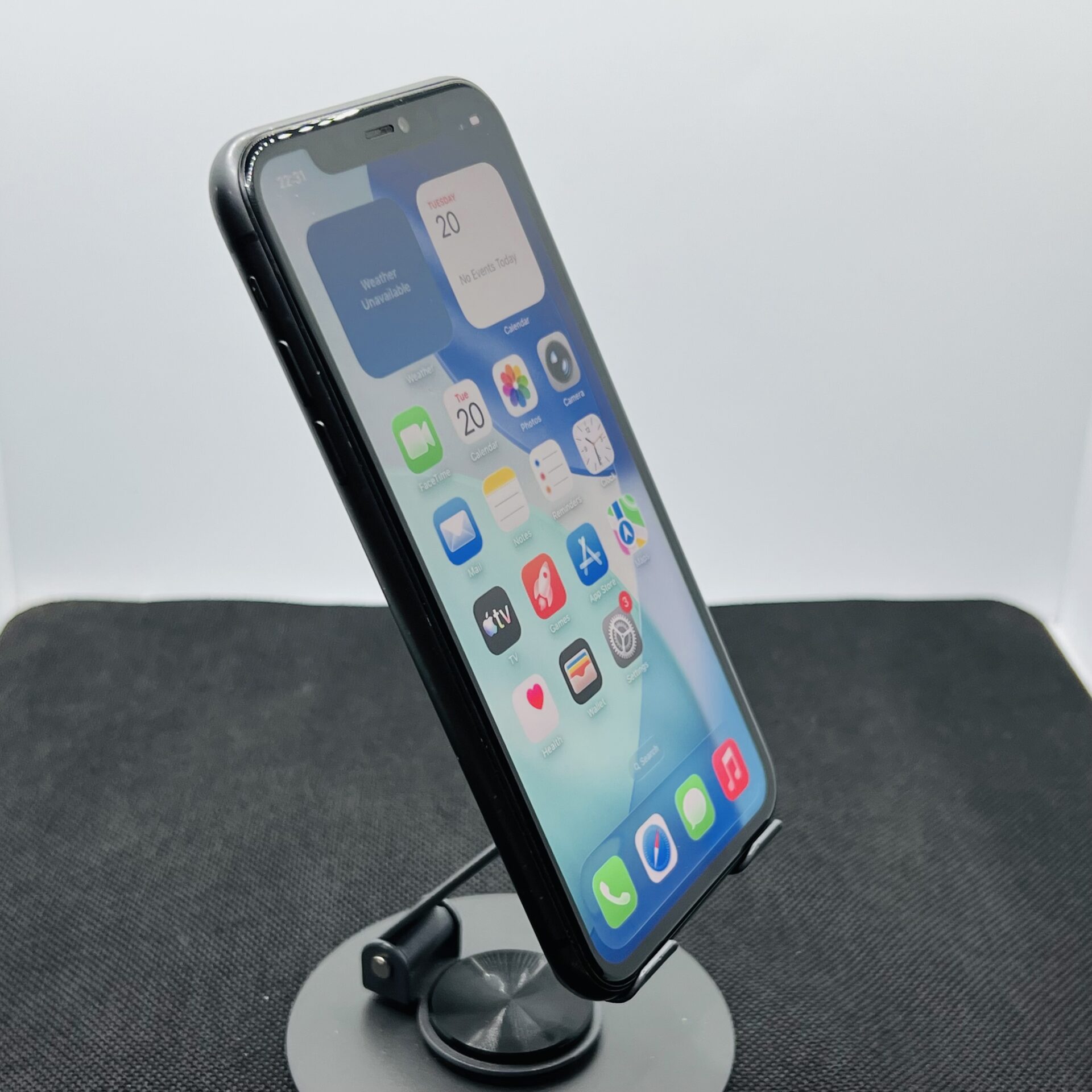 Apple iPhone 11 64GB Black – (Grade B) - Image 3