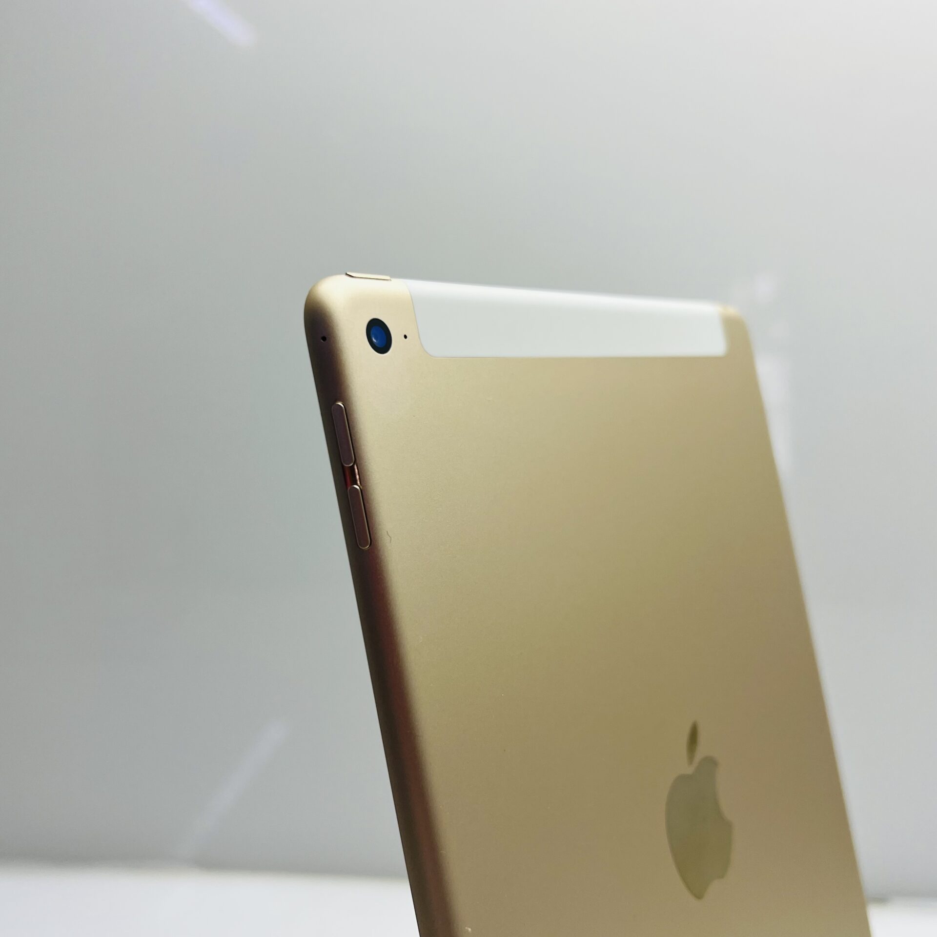 Apple iPad Air 2 64GB (WiFi/Cellular) Gold - (Grade B) - Image 10
