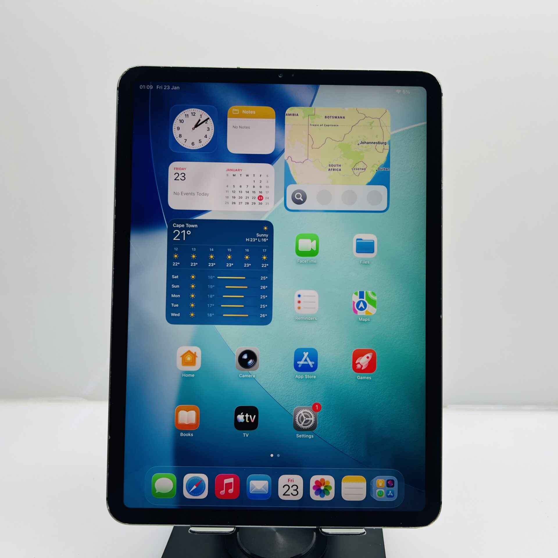 Apple iPad Pro 11″ 1st Gen (Wifi/Cellular) 512GB Space Gray (Grade B) – No Face ID And Dim Backlight - Image 2
