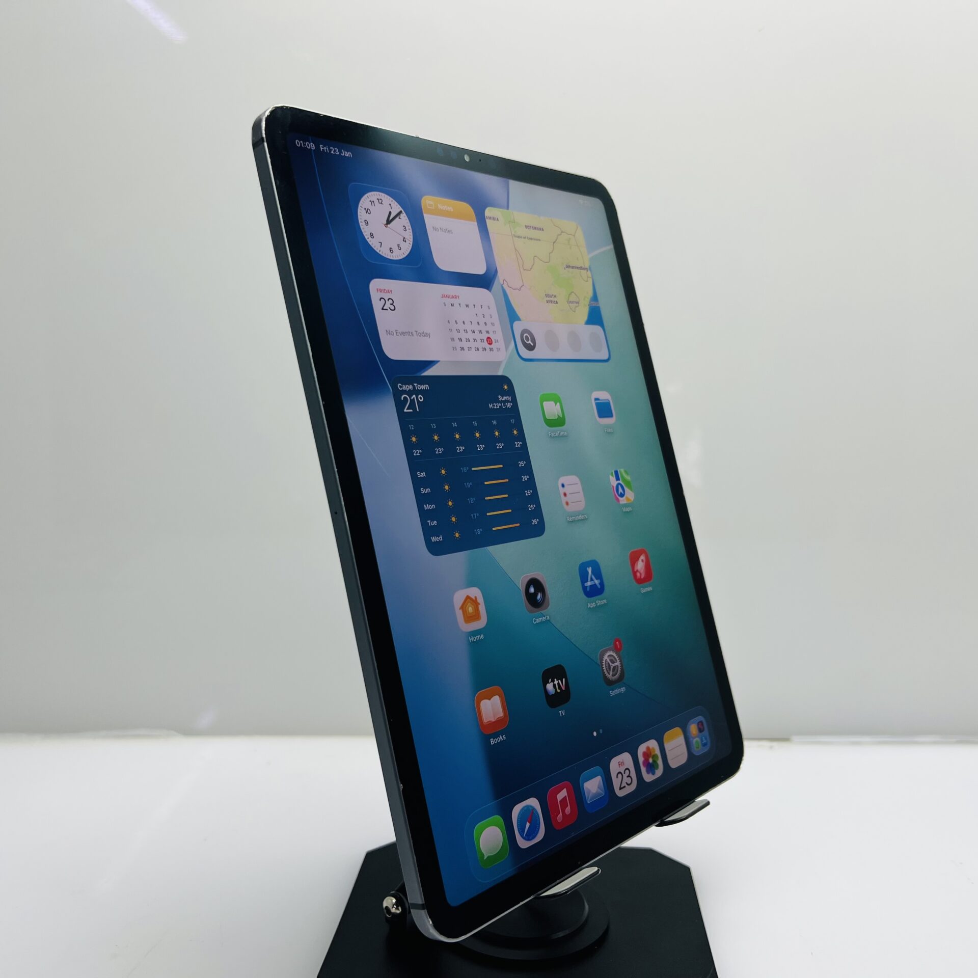 Apple iPad Pro 11″ 1st Gen (Wifi/Cellular) 512GB Space Gray (Grade B) – No Face ID And Dim Backlight - Image 3