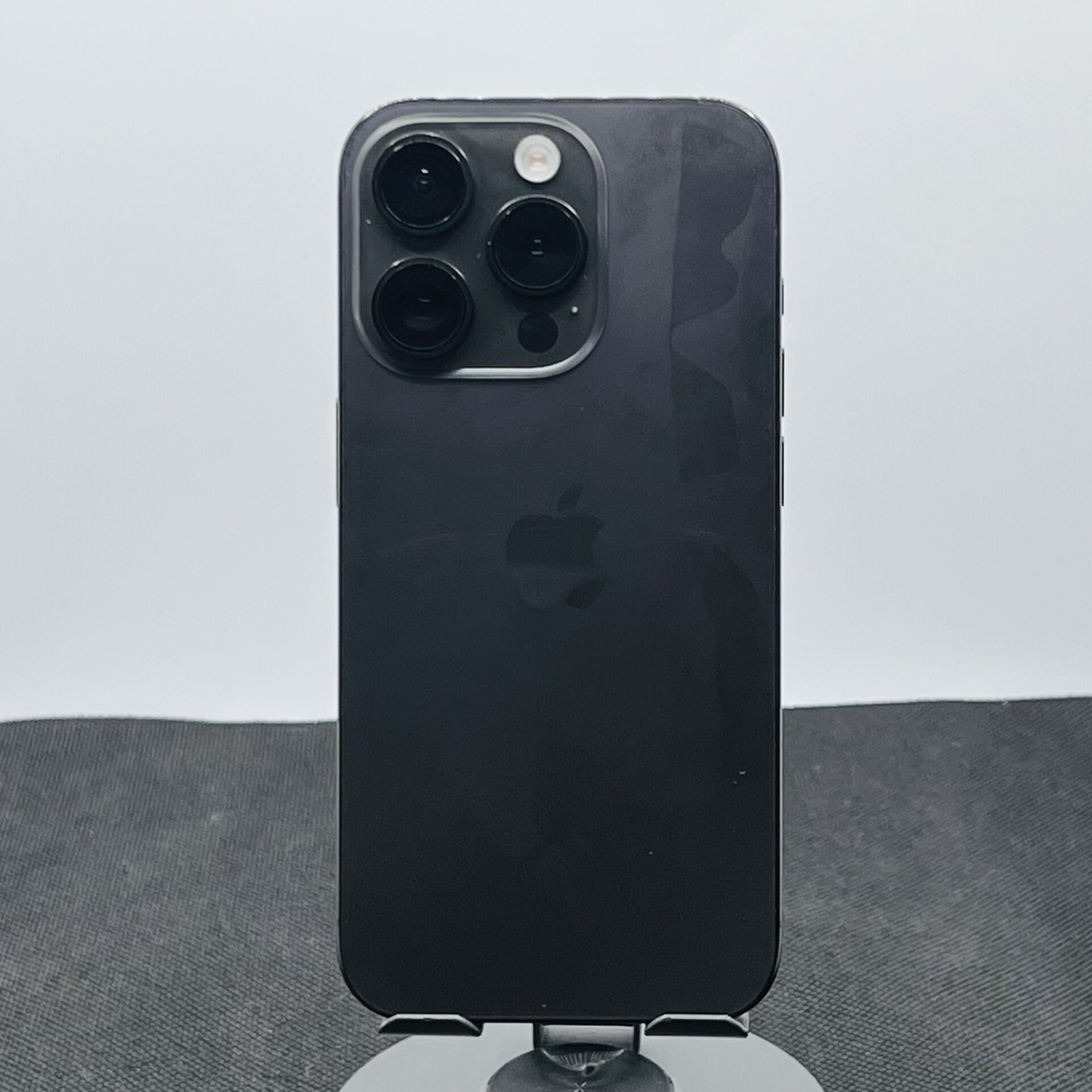 Apple iPhone 15 Pro 256GB Black Titanium (Grade B) - No Face ID - Image 9