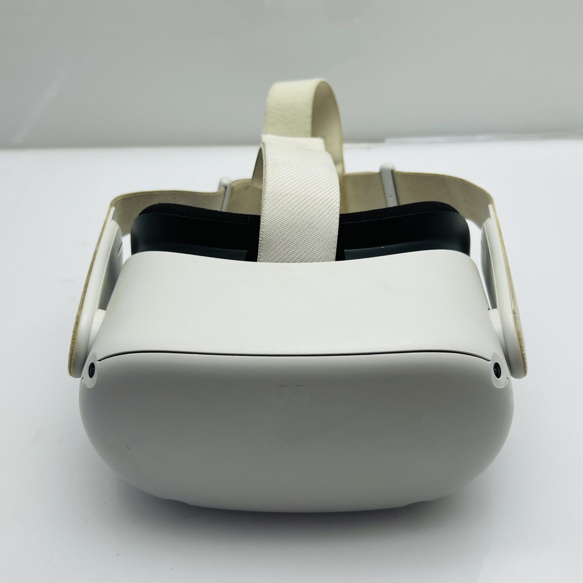 Meta Oculus Quest 2 VR Headset 256GB White + 2 Touch Controllers – (Grade B) - Image 5