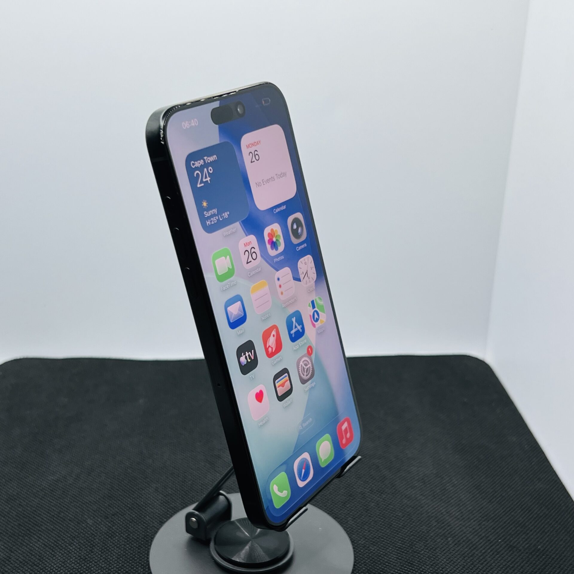 Apple iPhone 15 Pro Max 256GB Black Titanium – (Grade B) - Image 4