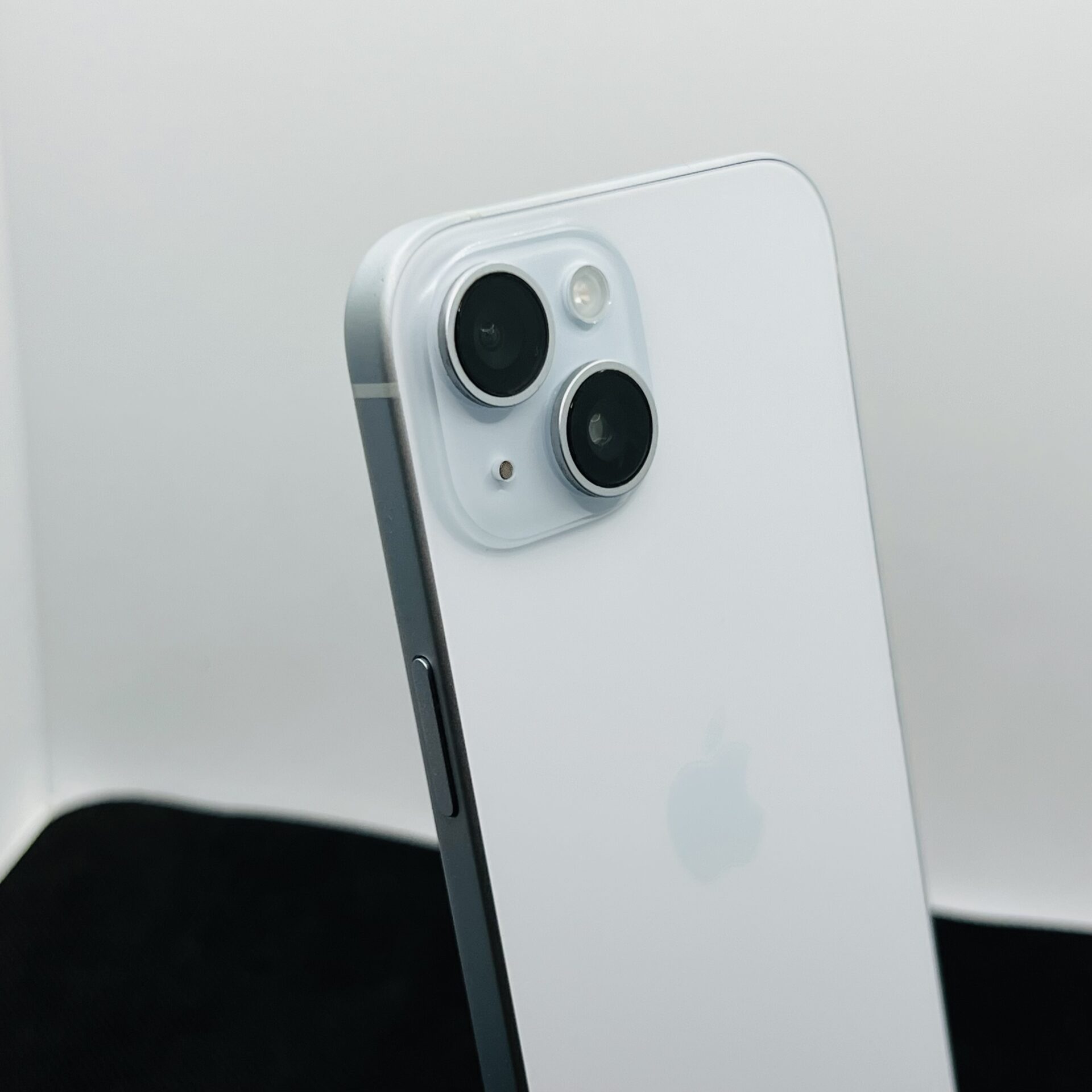 Apple iPhone 15 128GB Blue – (Grade B) - Image 11